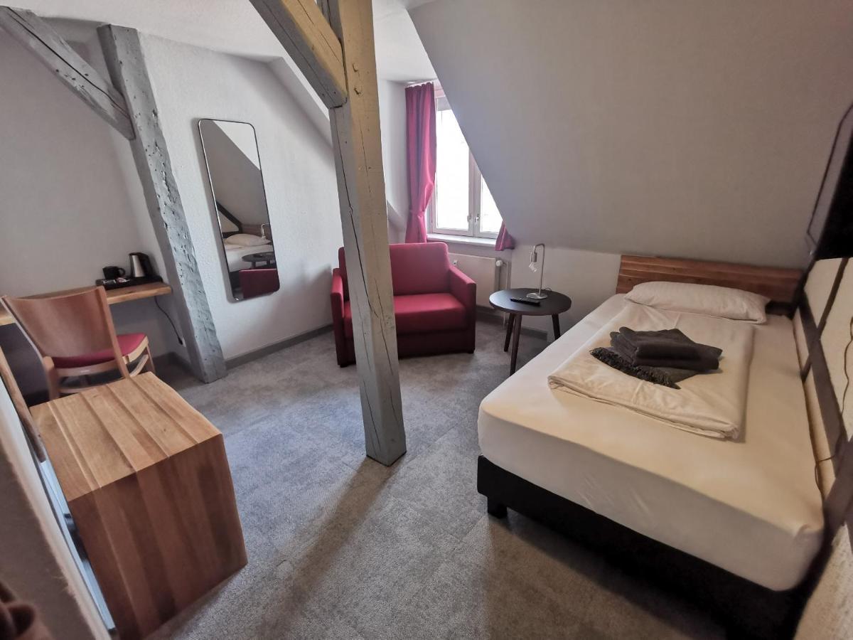 Kontraste Hotel Neumünster Buitenkant foto