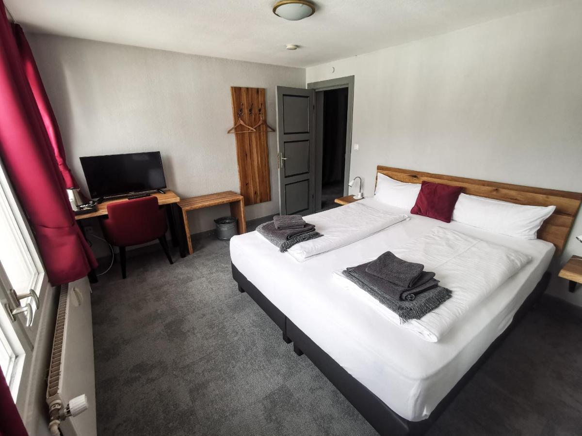 Kontraste Hotel Neumünster Buitenkant foto