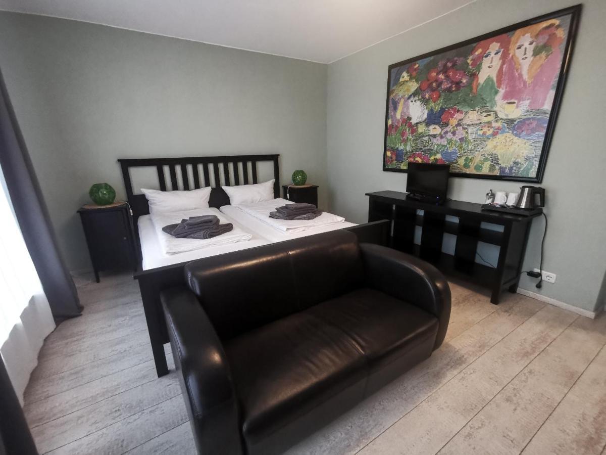 Kontraste Hotel Neumünster Buitenkant foto