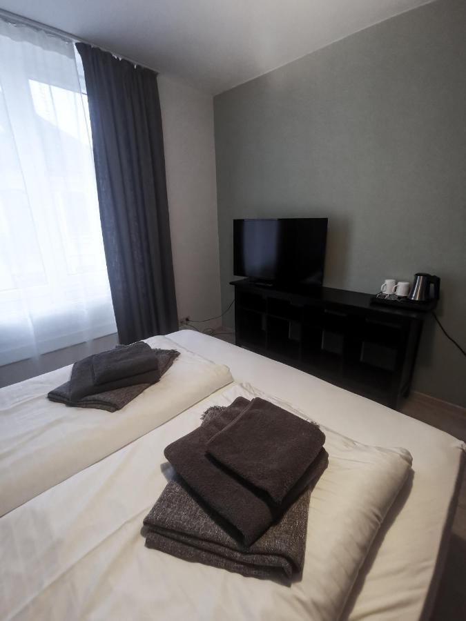 Kontraste Hotel Neumünster Buitenkant foto