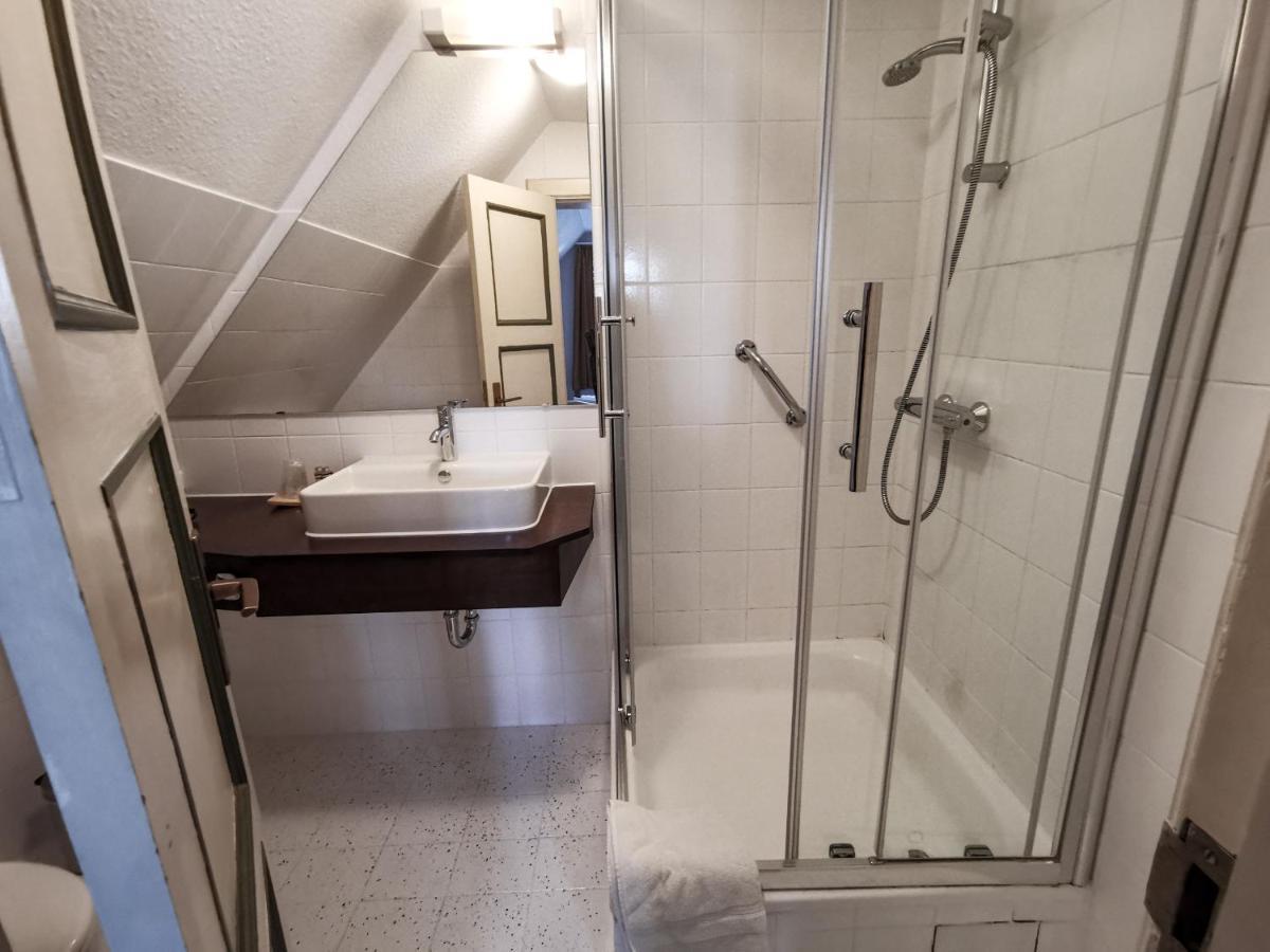 Kontraste Hotel Neumünster Buitenkant foto